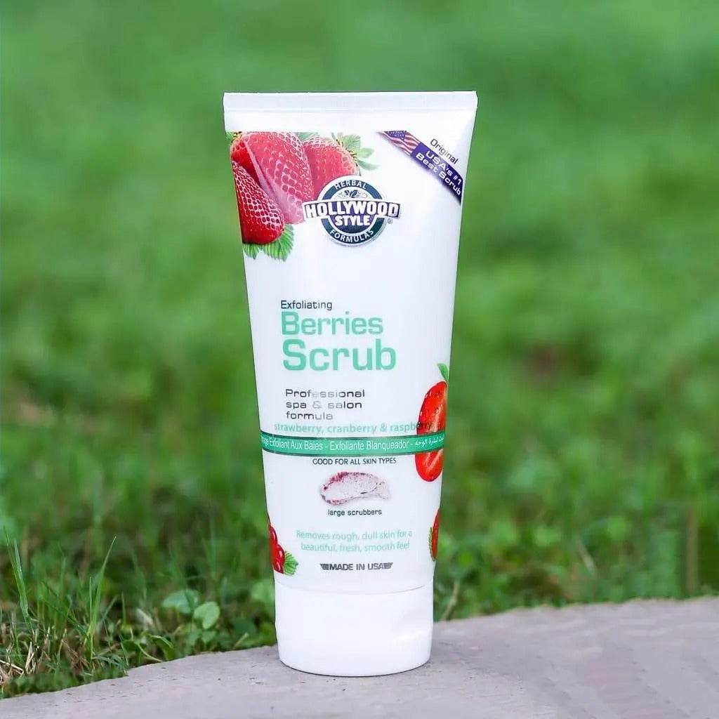 HollyWood Style Berries Scrub 150ml - YehChez.pk